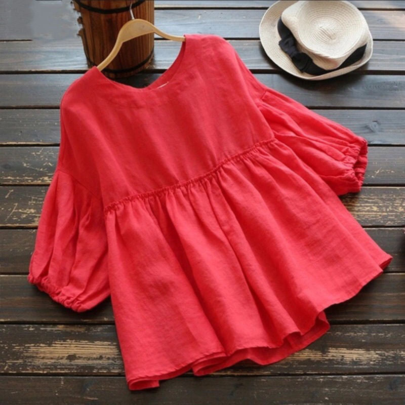 Ladies airy tunic with voluminous sleeves and feminine silhouette Ivyshape