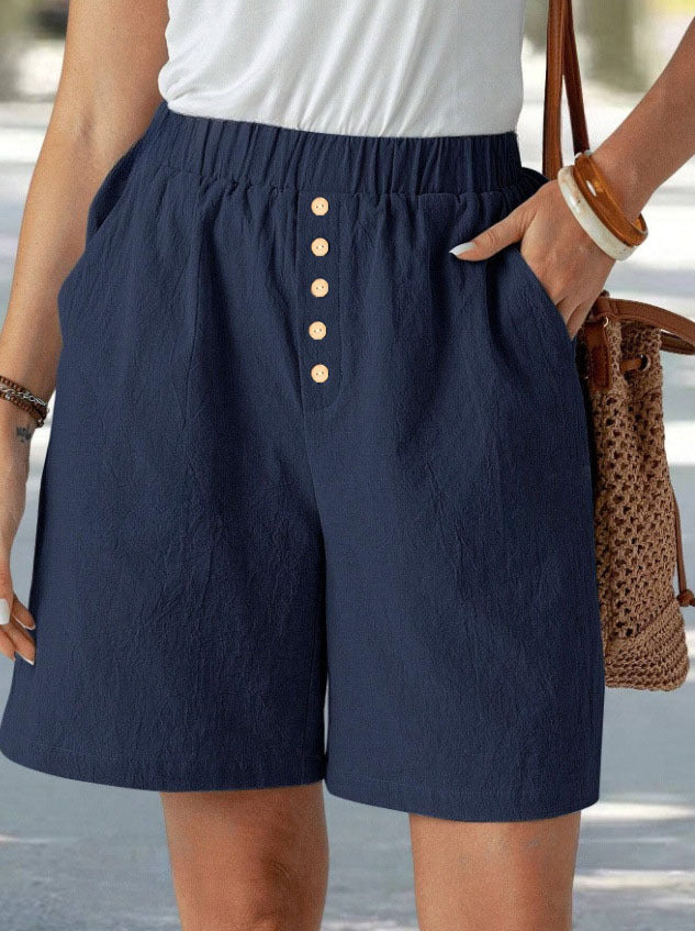 Women's casual shorts with elastic waistband and practical button details Ivyshape