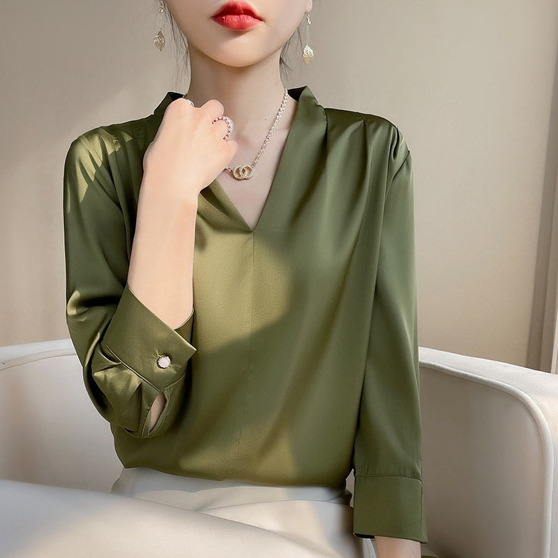 Women's silk blouse with elegant V-neck and button details Ivyshape