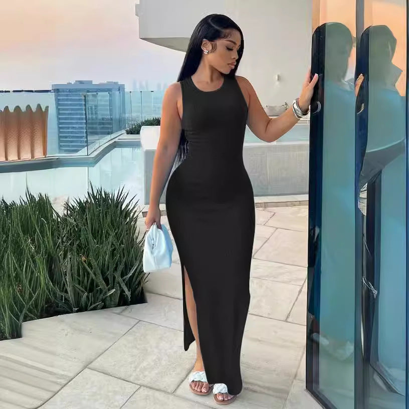 Women's elegant maxi dress with high slit and fitted cut Ivyshape