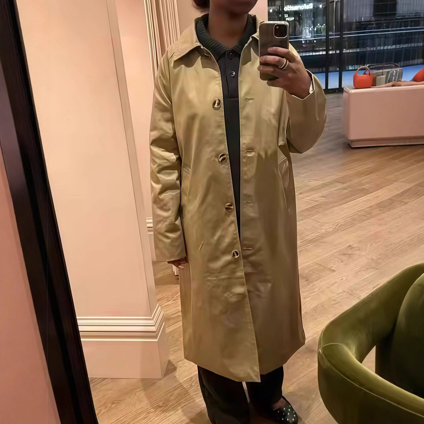 Women Elegant Trench Coat with checked interior and wide cut Ivyshape