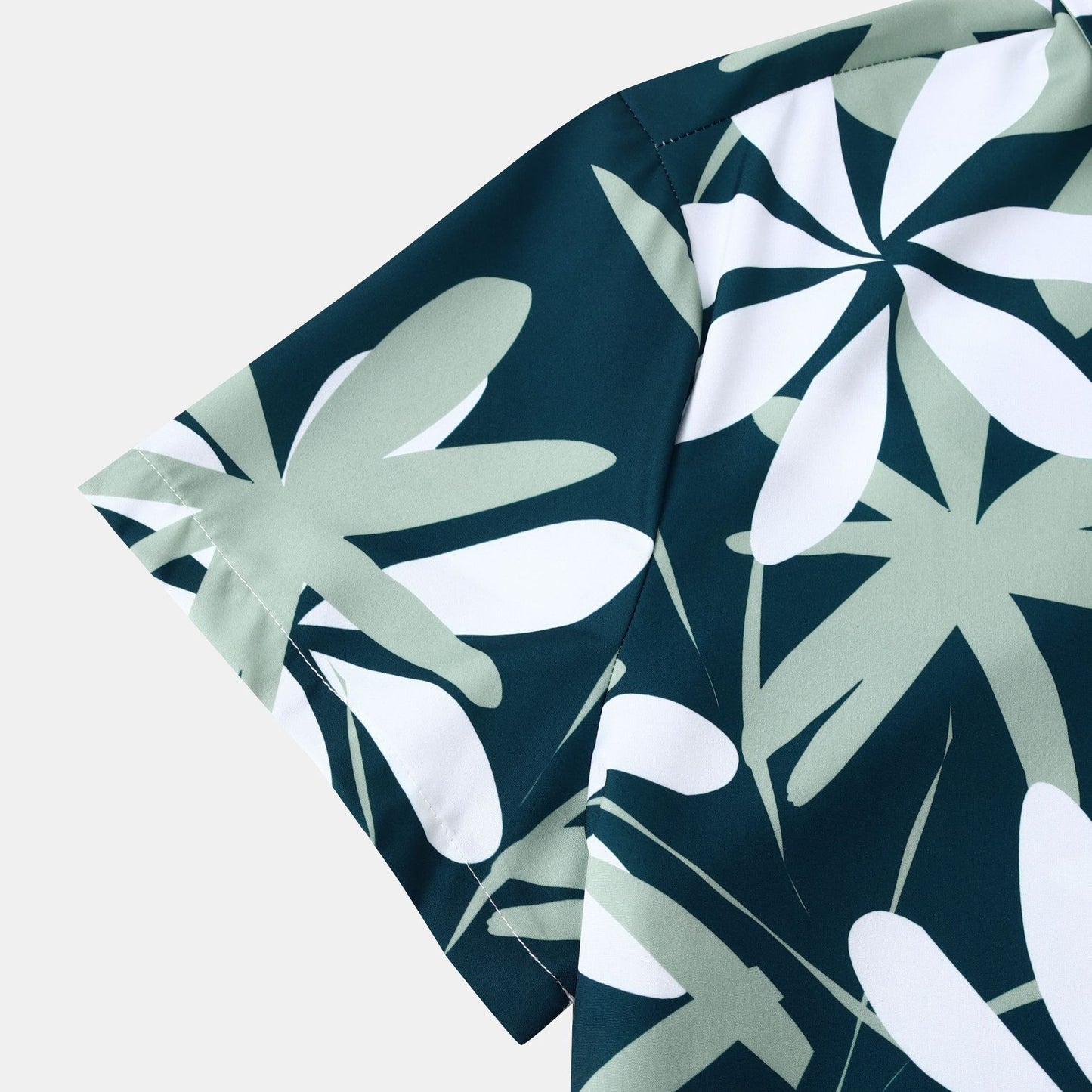 Women’s short-sleeve shirt with tropical plant motif and modern details Ivyshape