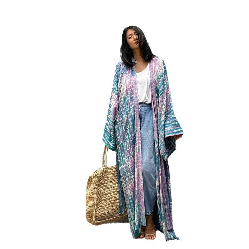 Women's Kimono Robe with Floral Pattern and Flowing Fabric Ivyshape