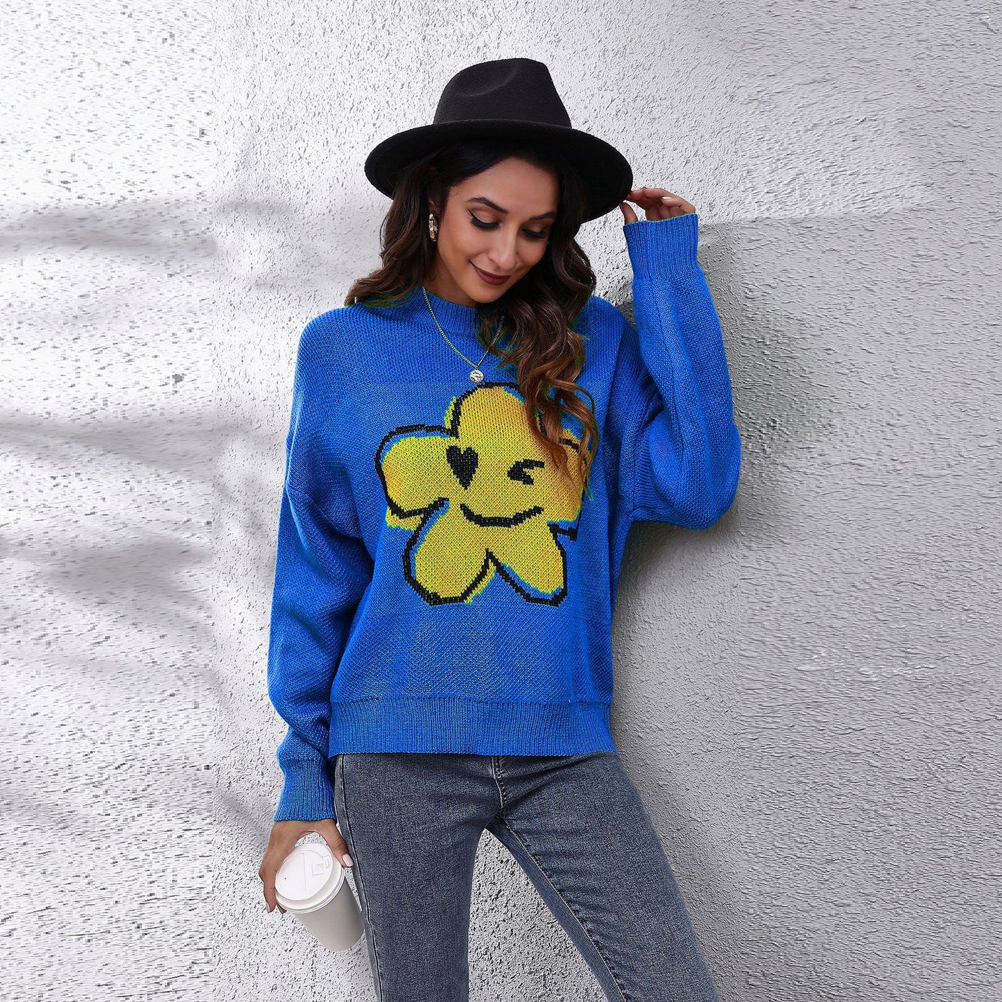 Ladies chunky knitted sweater with floral pattern and casual cut Ivyshape