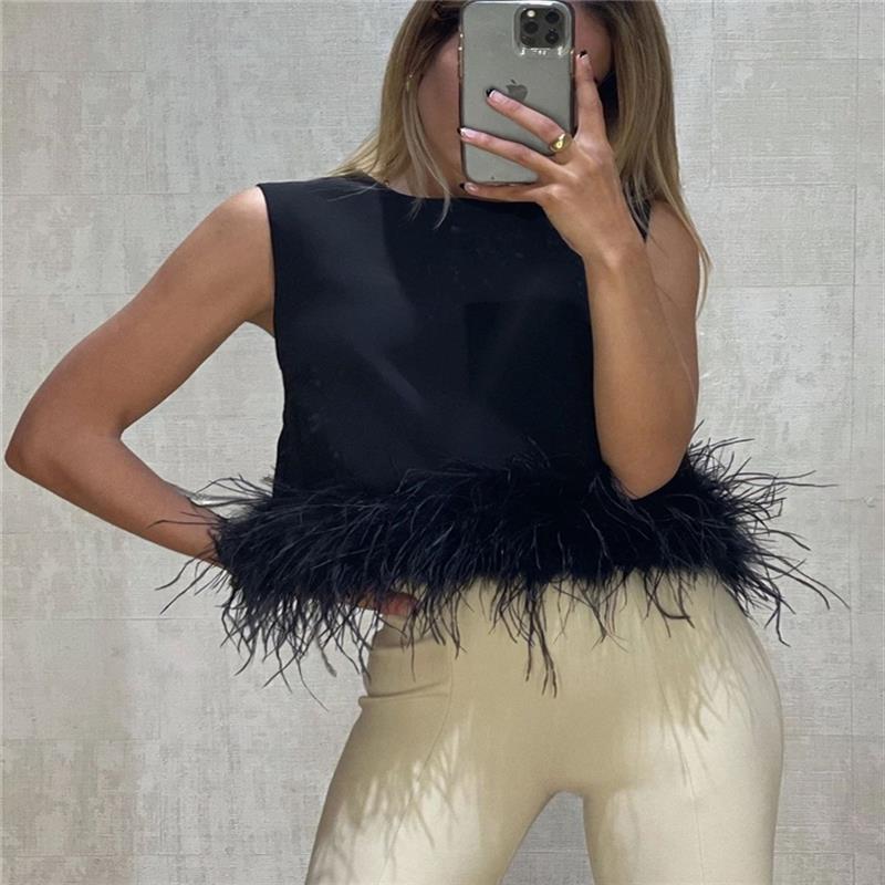 Women Elegant Top with Feathers and Round Neck Ivyshape
