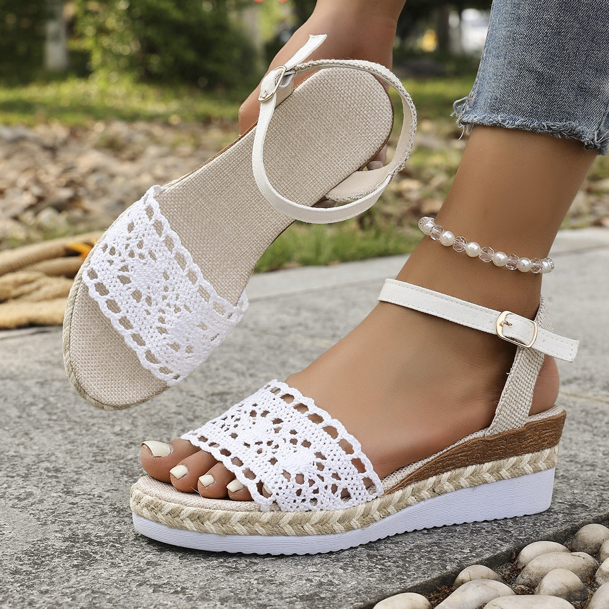 Ladies Wedge sandals with refined crochet look and adjustable strap Ivyshape