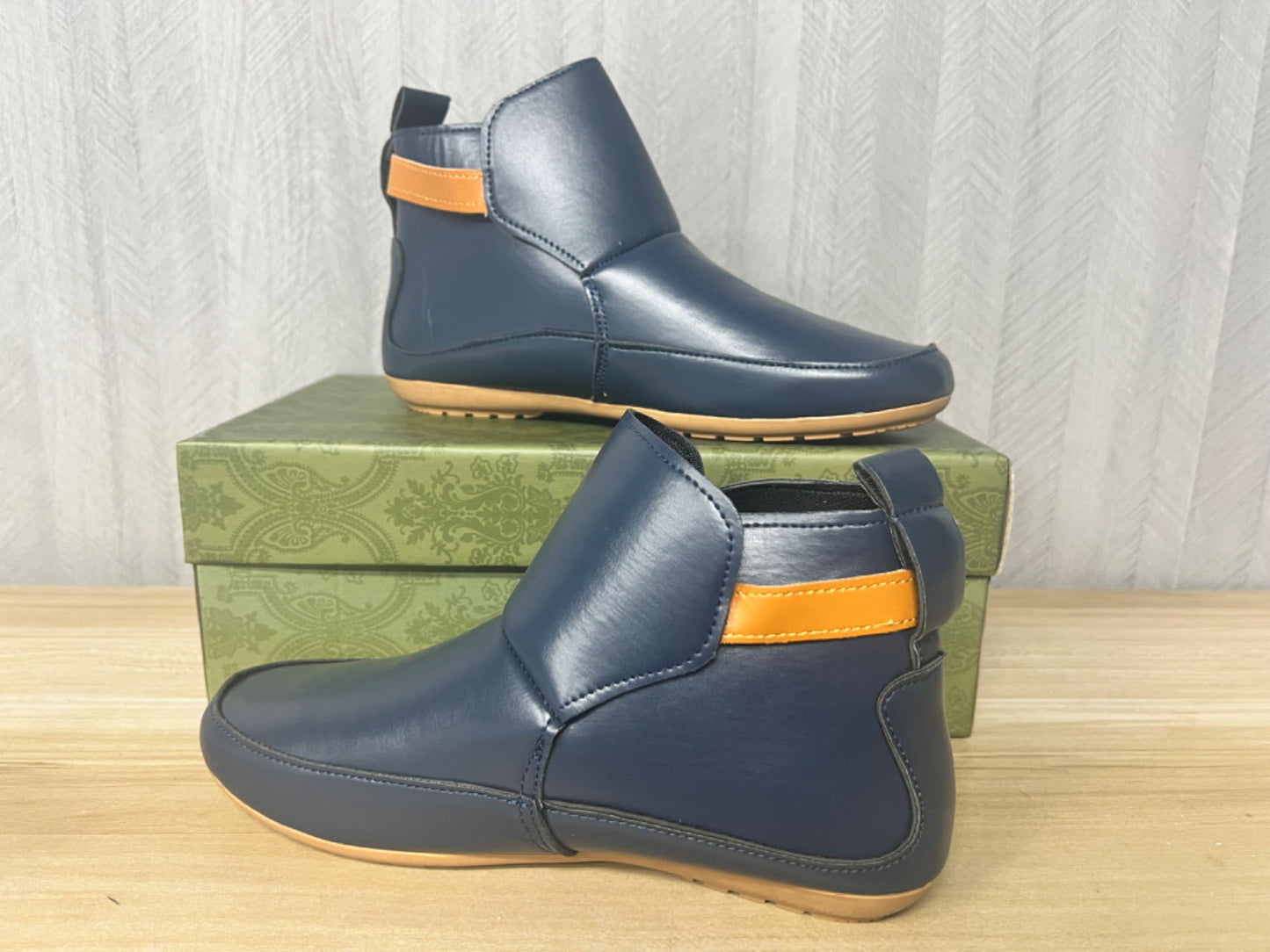 Ladies elegant ankle boots made of high-quality leather with trendy strap Ivyshape