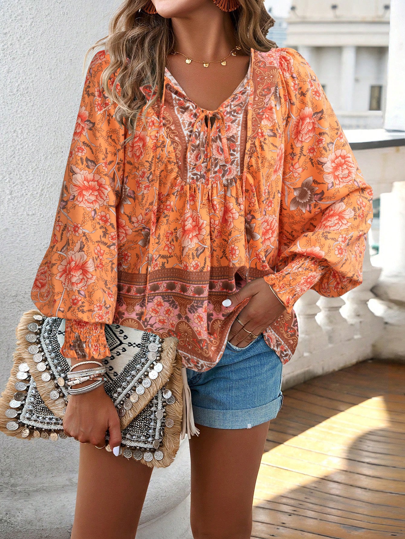 Women airy blouse with floral pattern and elastic waistband Ivyshape