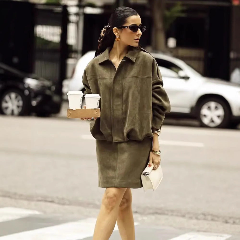 Women's elegant pencil skirt made of high-quality suede imitation with seamless finish Ivyshape