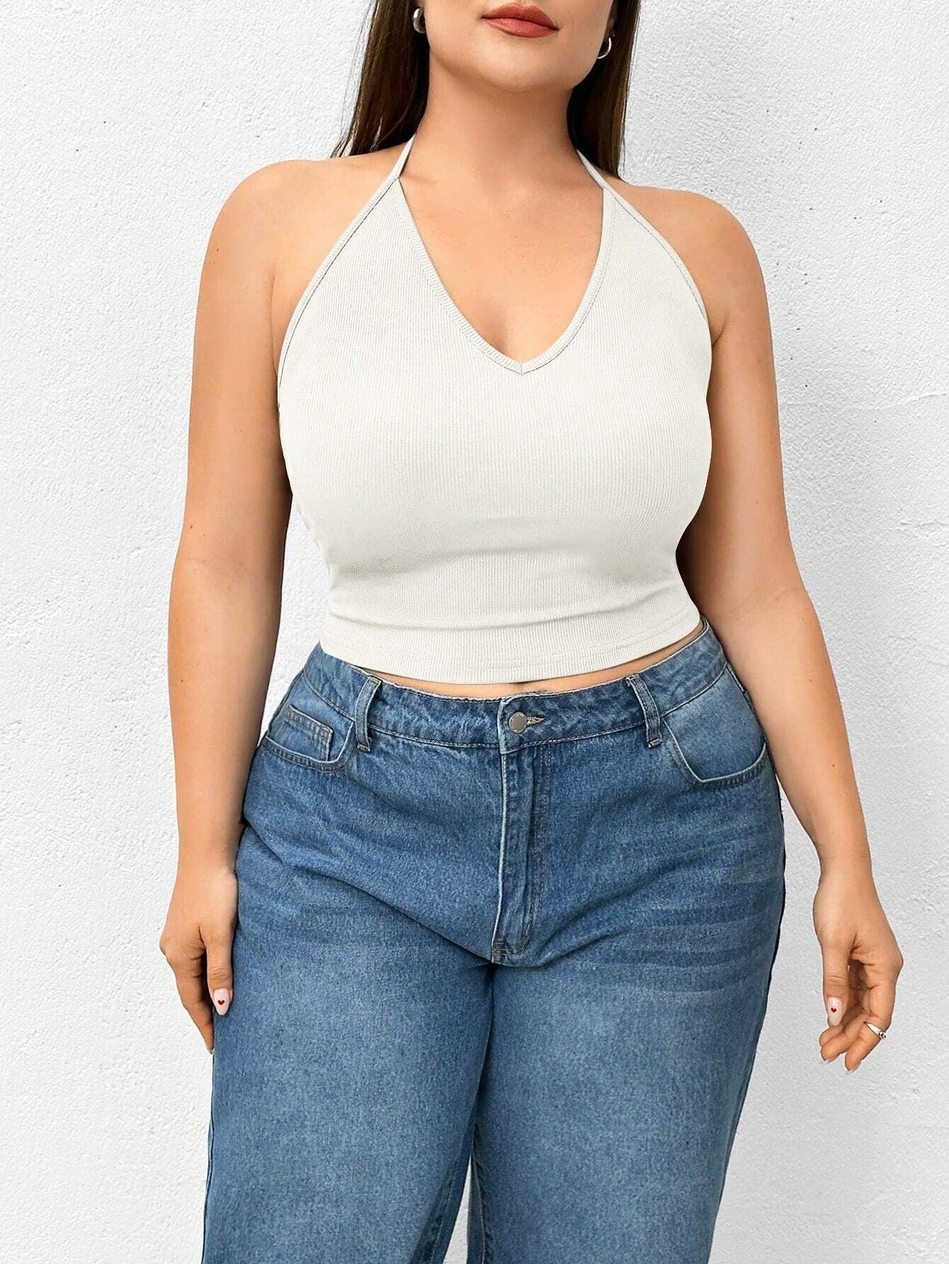 Ladies sporty crop top with V-neck and fine rib structure Ivyshape