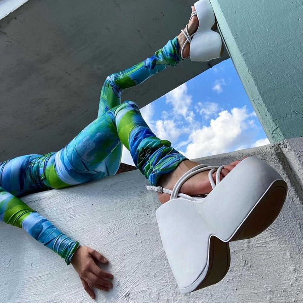 Women's platform shoe with trendy strap design Ivyshape