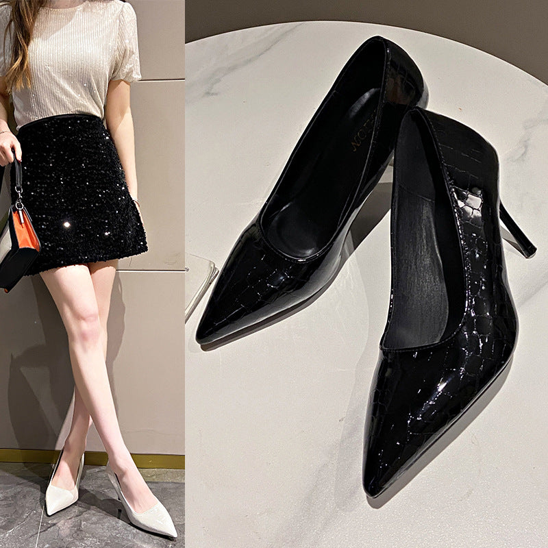 Ladies elegant and fashionable pumps with crocodile embossing and slim heel Ivyshape