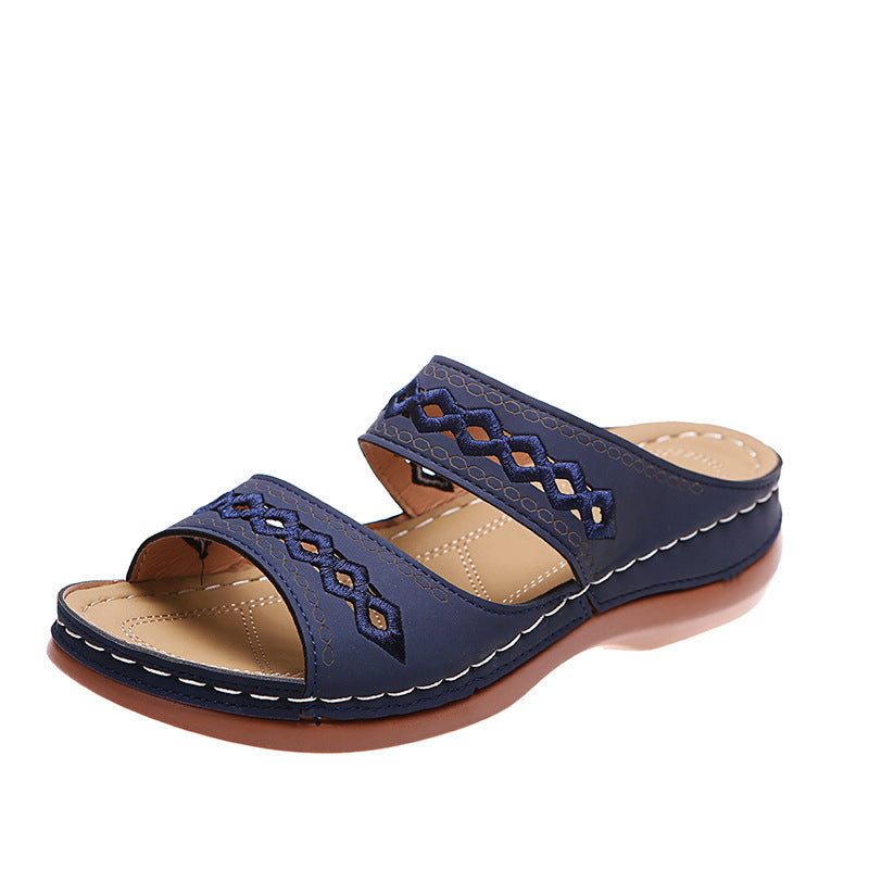 Ladies comfortable and fashionable slides with elegant details Ivyshape
