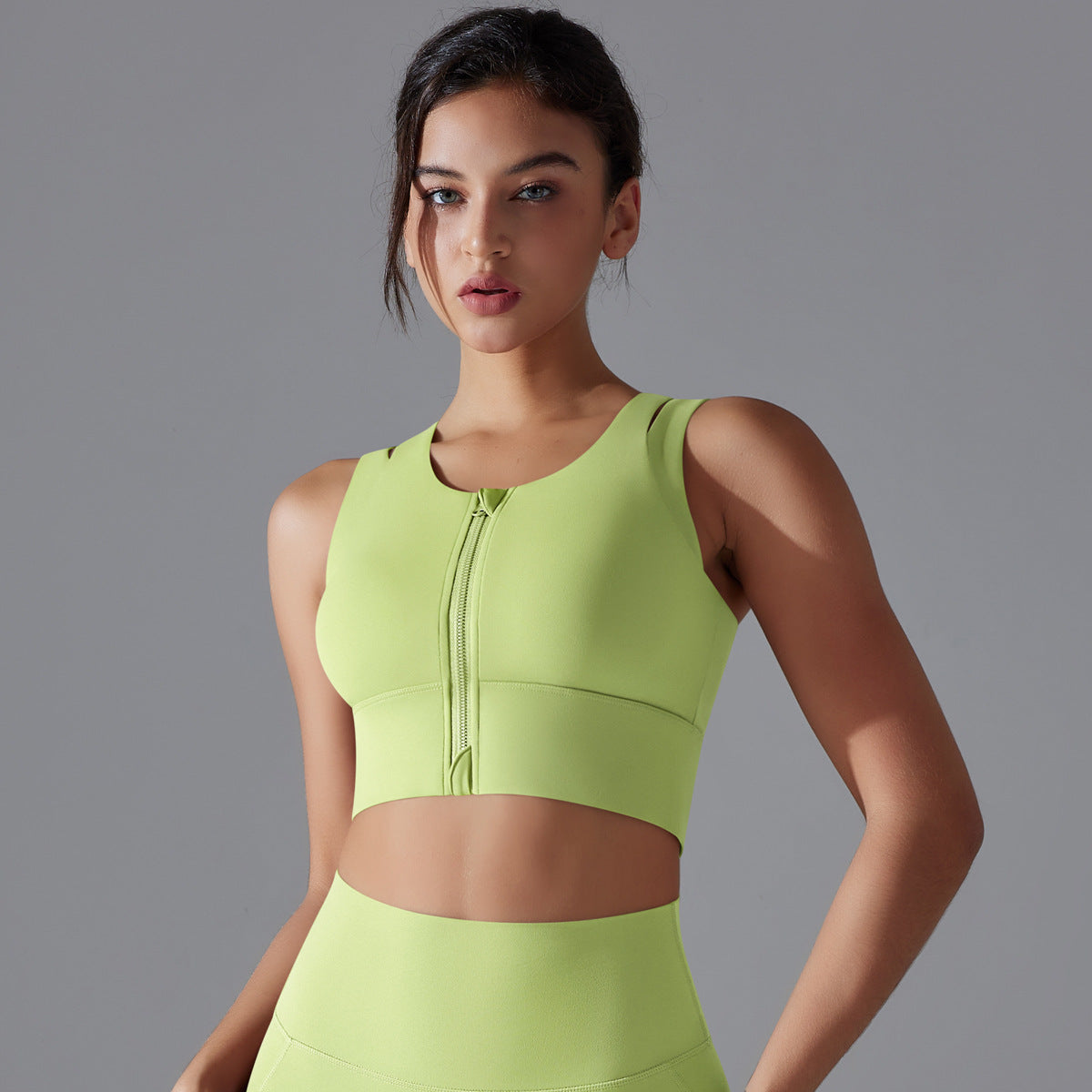 Women's sports bra with full-length zipper and comfortable underband Ivyshape