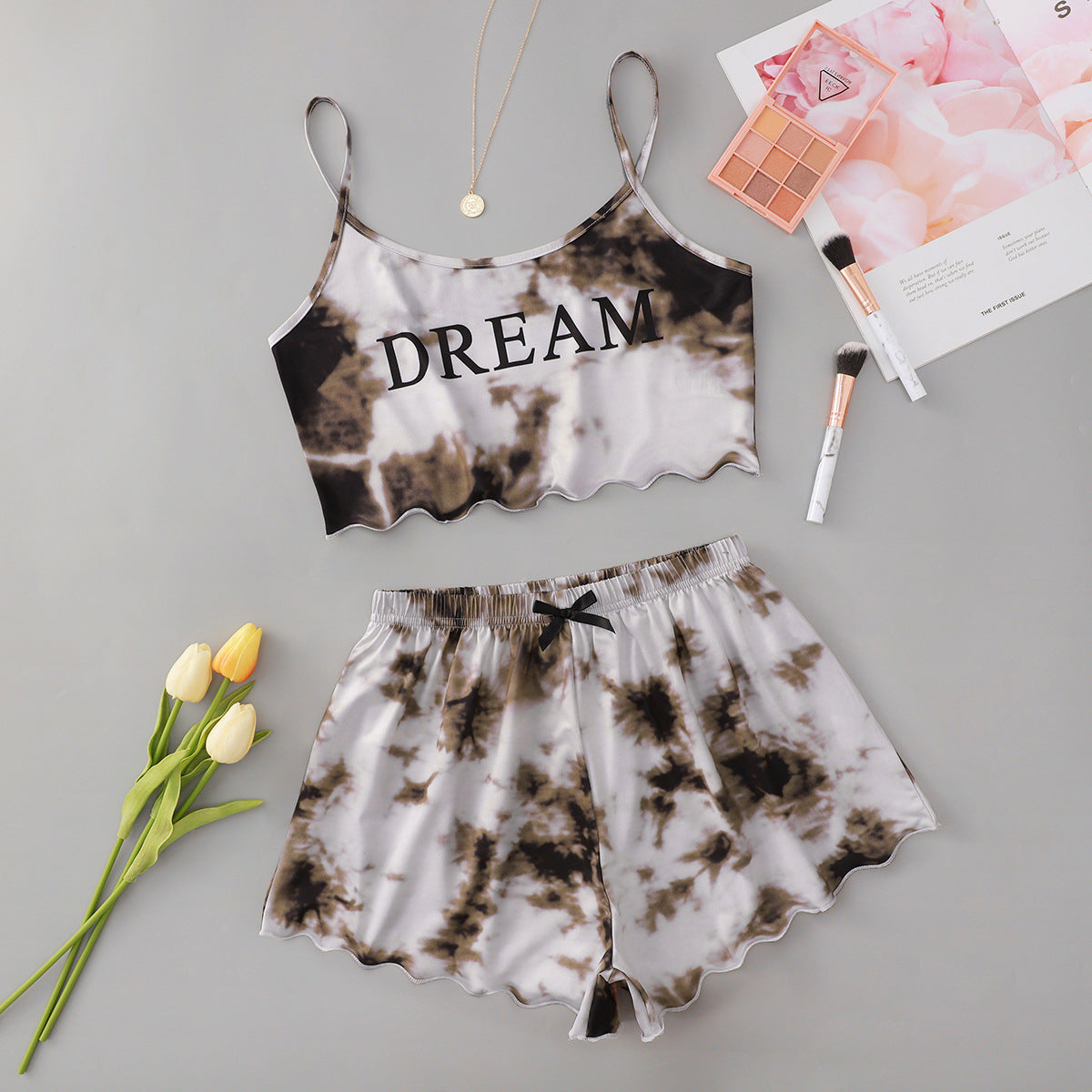 Women’s Casual Crop Top and Shorts Set with Fashionable Tie-Dye Pattern Ivyshape