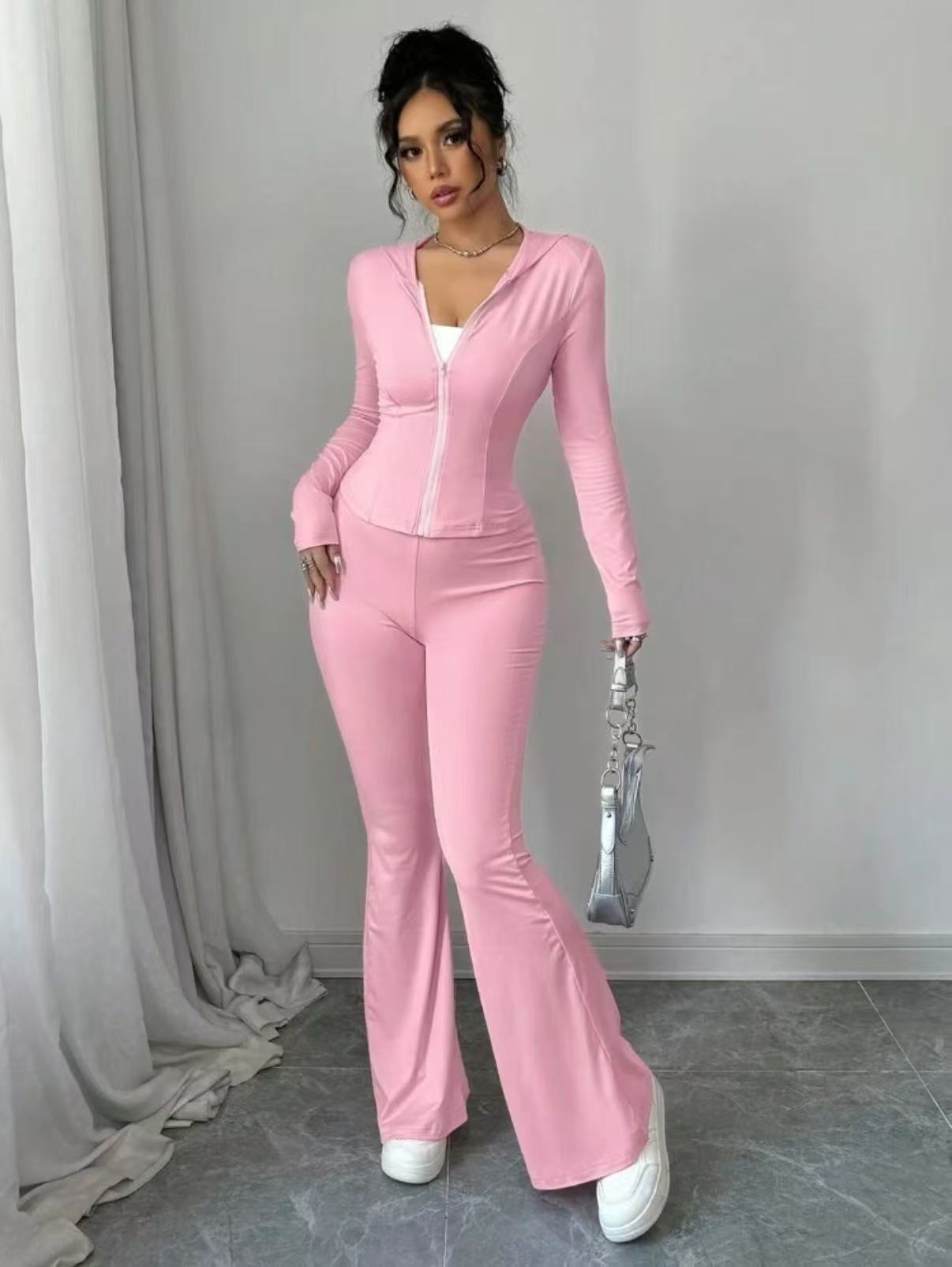 Ladies sporty jumpsuit made of elastic material with zipper Ivyshape