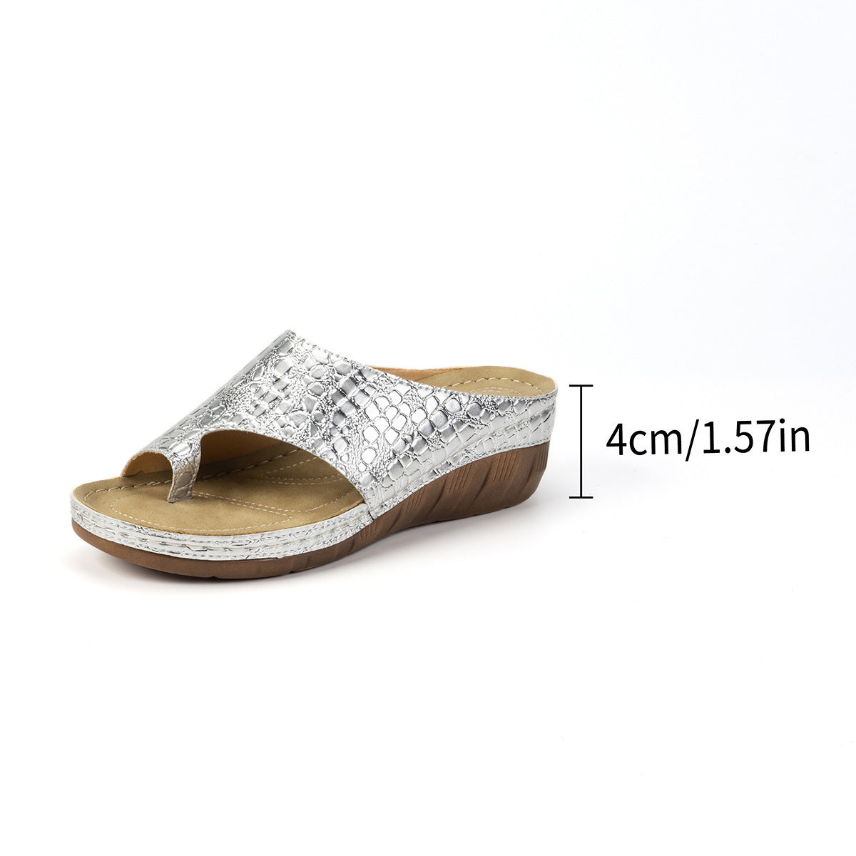 Ladies comfortable and stylish clogs with crocodile design Ivyshape