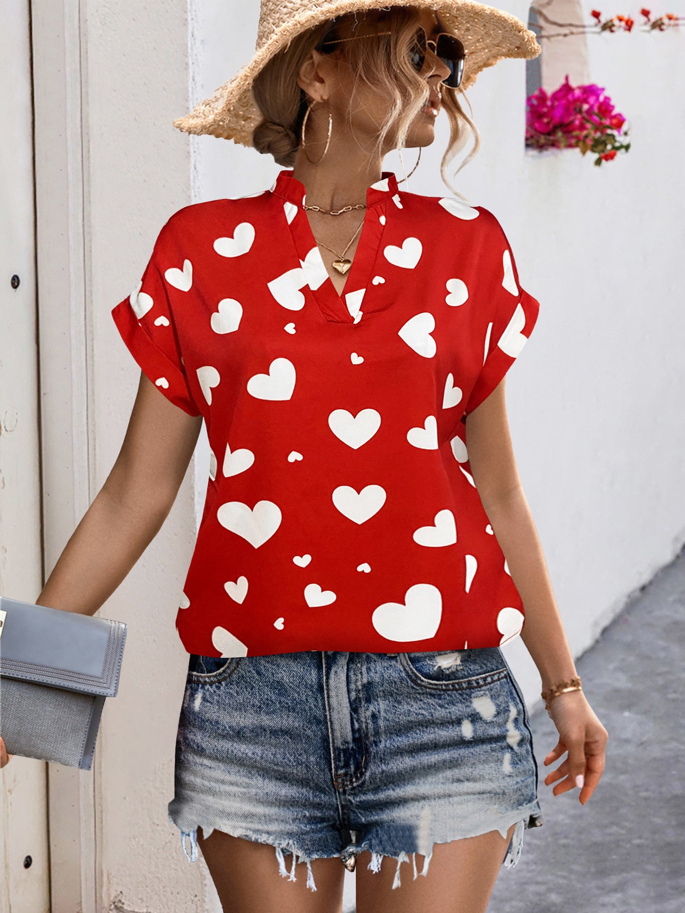 Ladies airy blouse shirt with heart-shaped print and loose fit Ivyshape