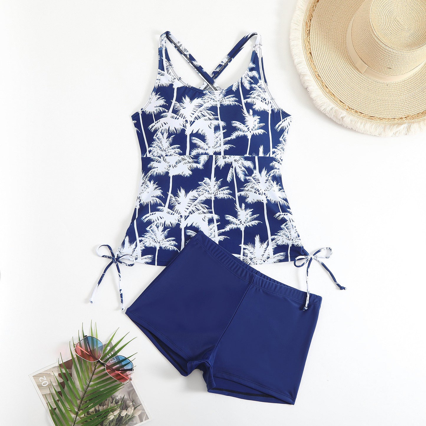 Women's tankini with versatile cut and sporty shorts Ivyshape