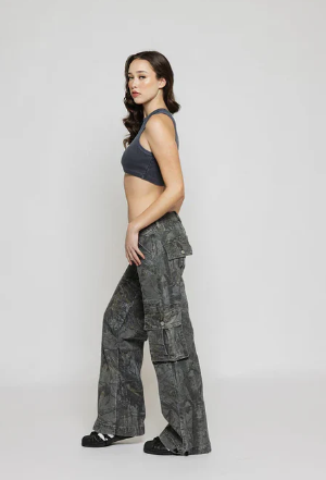 Ivyshape | Low waisted cargo pants brown camo