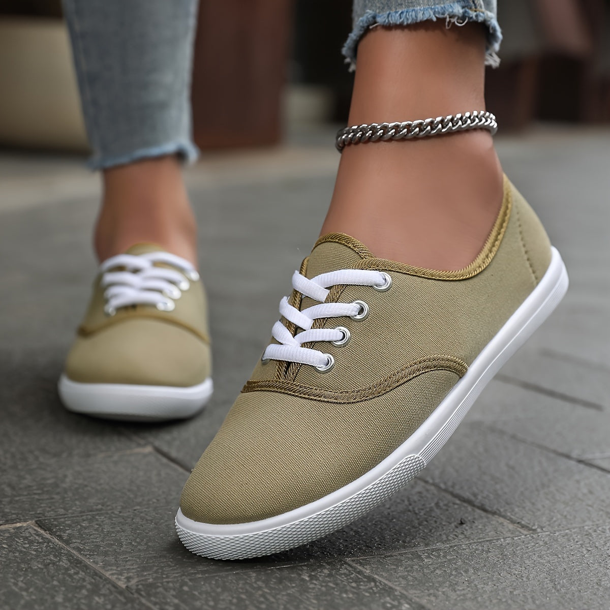 Ivyshape | Comfortable Low Top Canvas Lace-Up Shoes