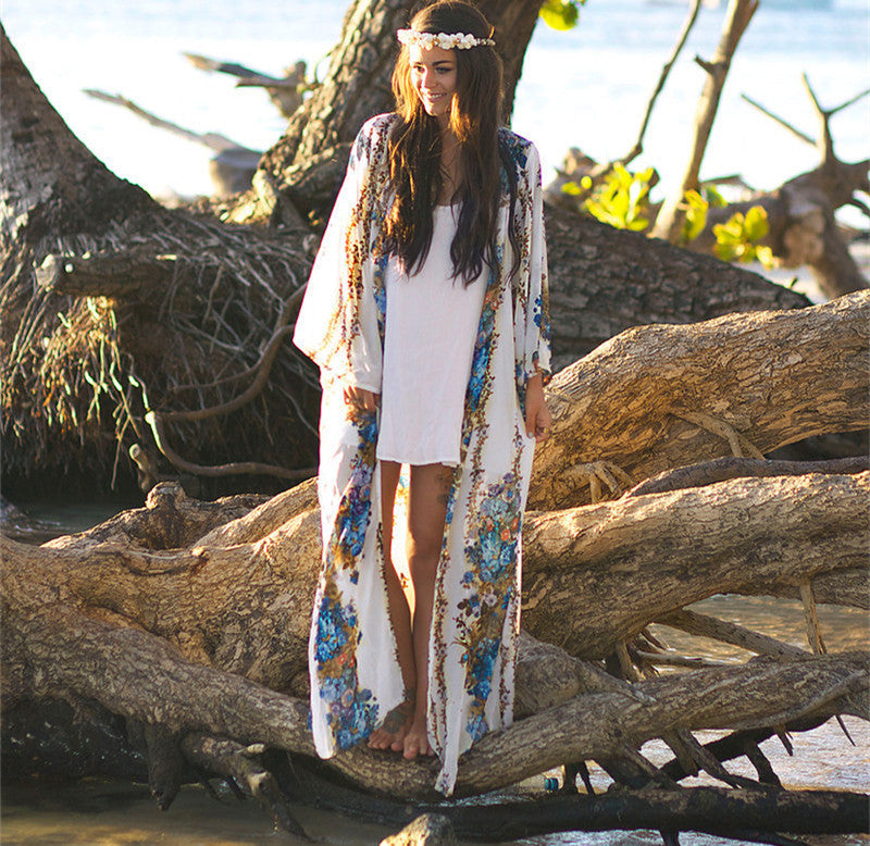 Ladies beach kimono with floral design and wide sleeves Ivyshape
