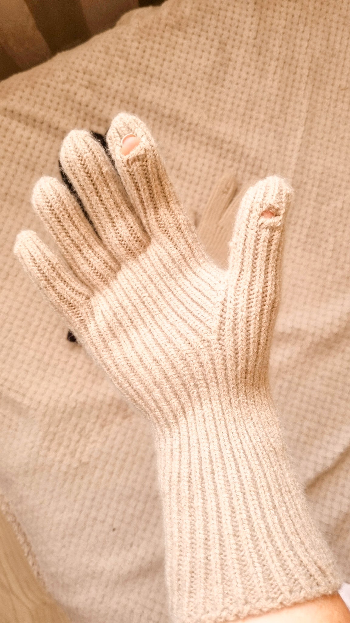 Knitted Gloves