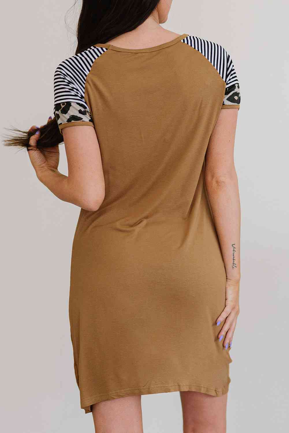 AMERICAN WOMAN Graphic Round Neck Twisted Dress