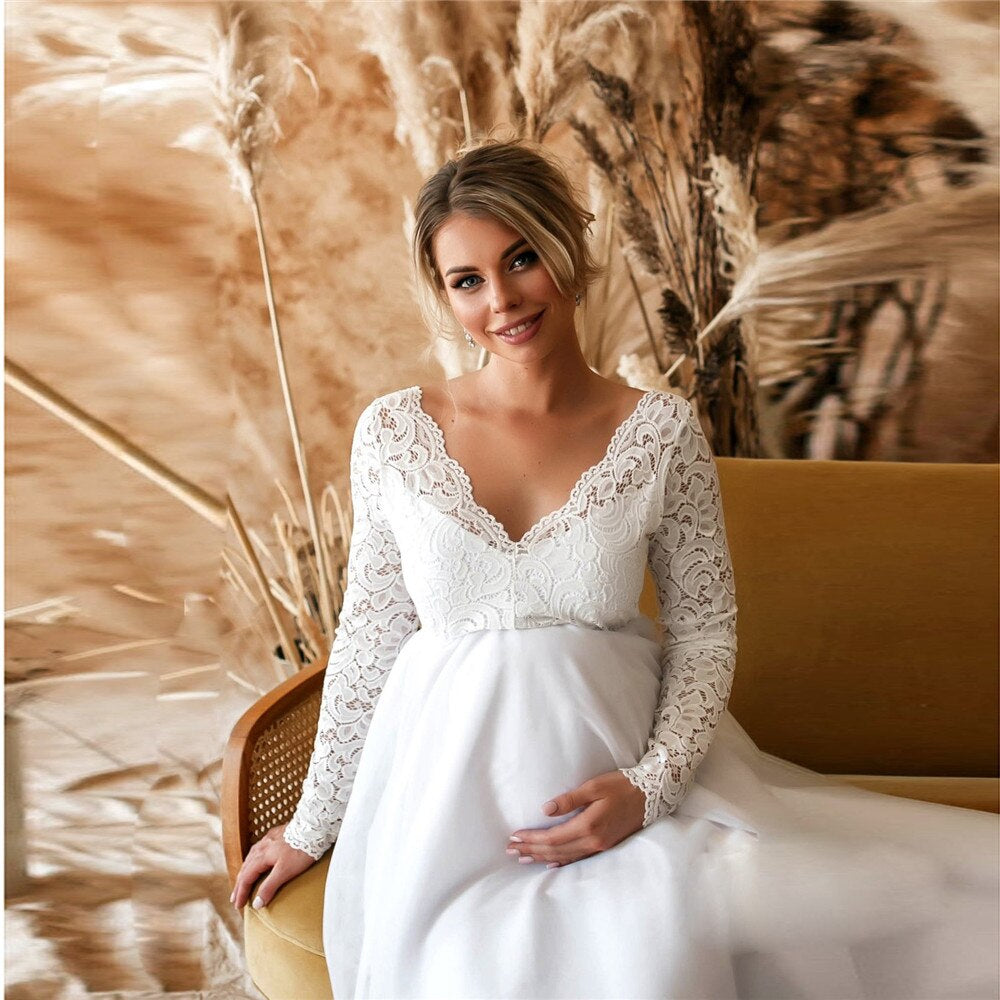 Elegant lace maxi dress for pregnant women