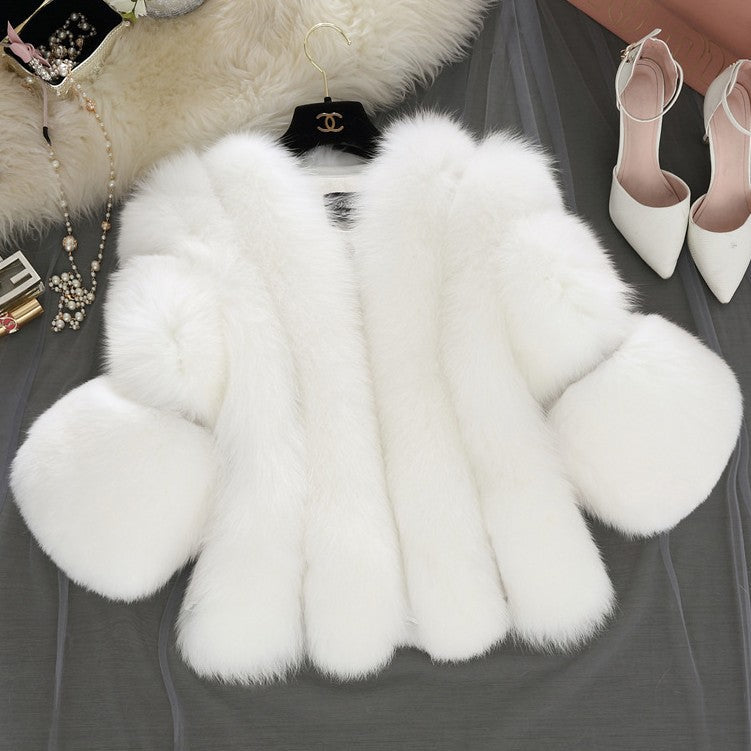 Women's Fluffy Faux Fur Coat with Loose-Fitting Sleeves Ivyshape
