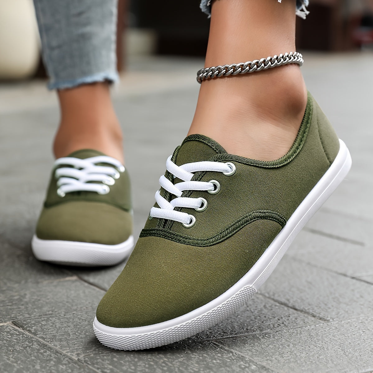Ivyshape | Comfortable Low Top Canvas Lace-Up Shoes