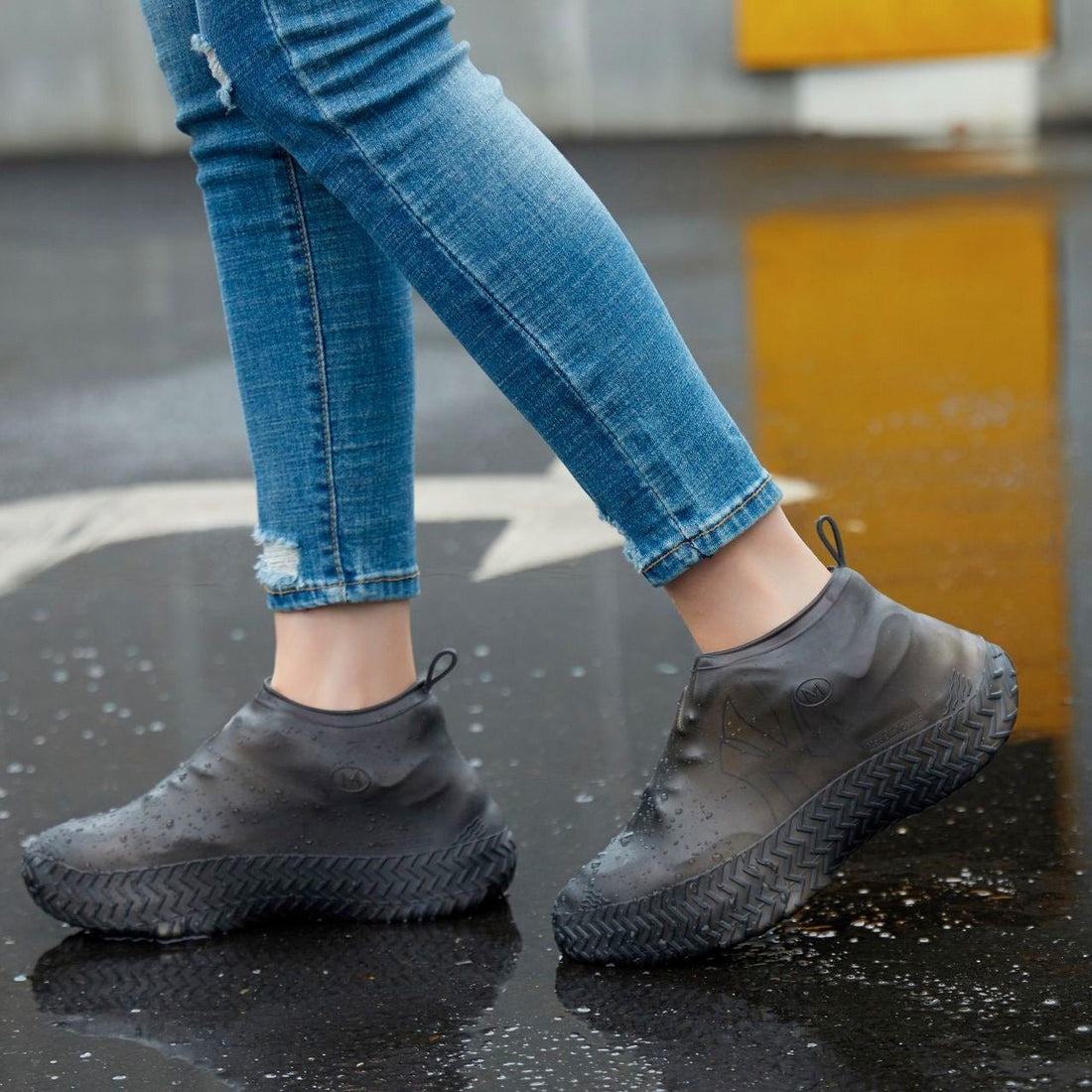 Waterproof and indestructible shoe cover