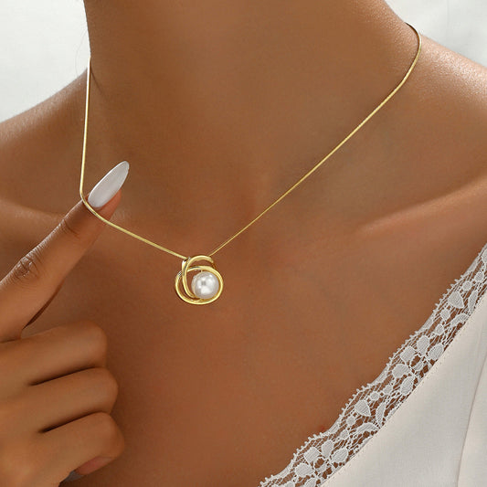 Ivyshape | with Mother-Of-Pearl Pendant