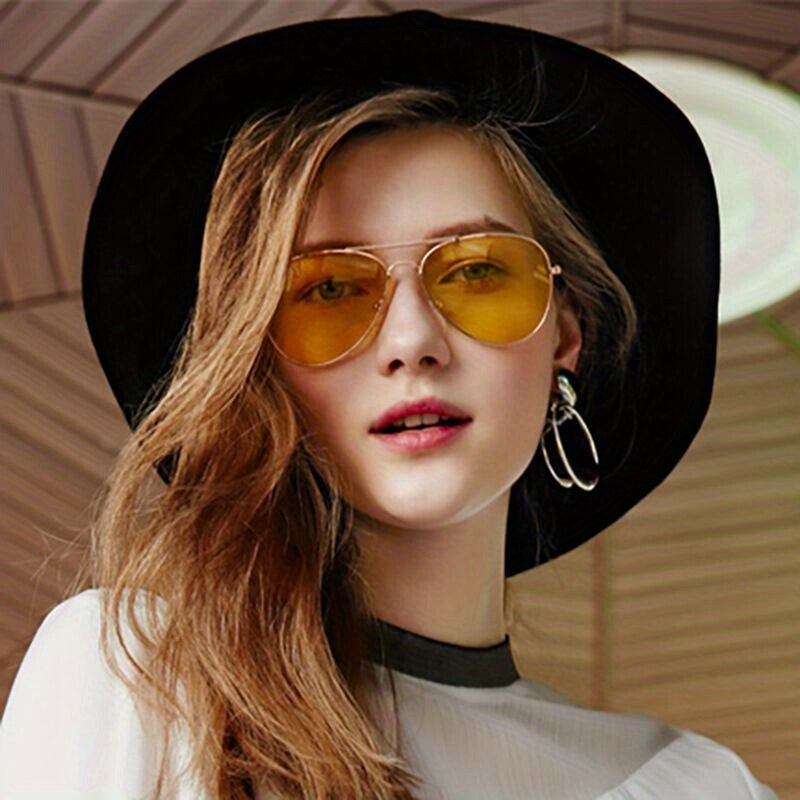IvyShape | Classic Aviator Sunglasses with Golden Frame for Women