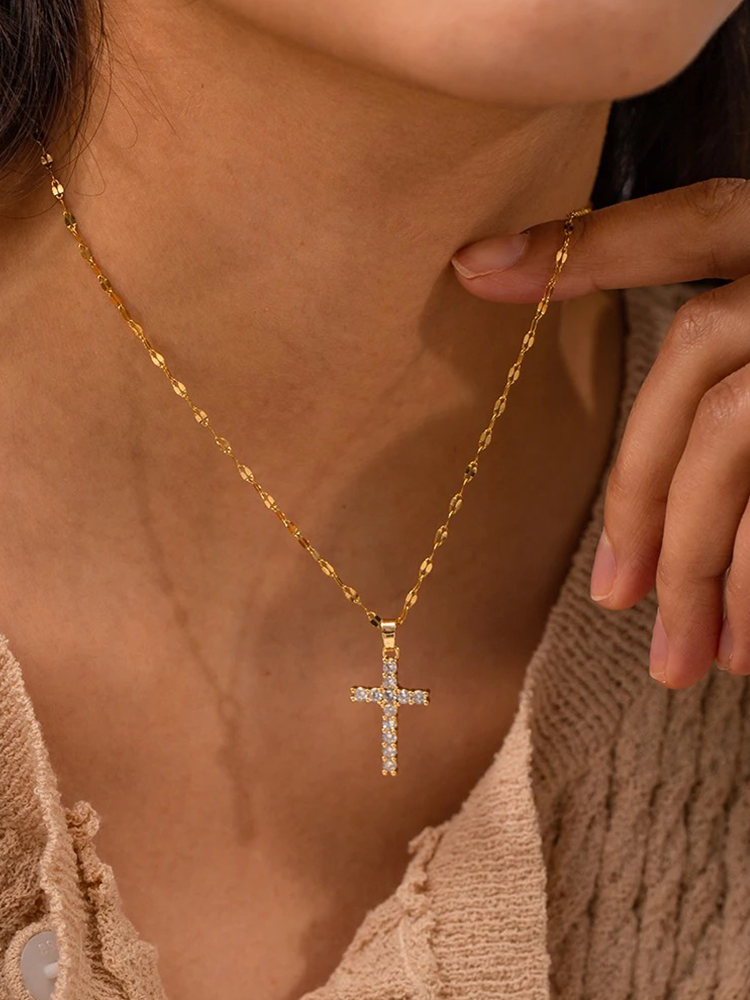 Ivyshape | Cross necklace gold made of stainless steel with beautiful pendant