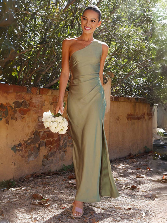 IvyShape | Dress Bridesmaid made of Satin Fitted with Slit on the Side One Shoulder Sleeveless Elegant Evening Dress for Wedding