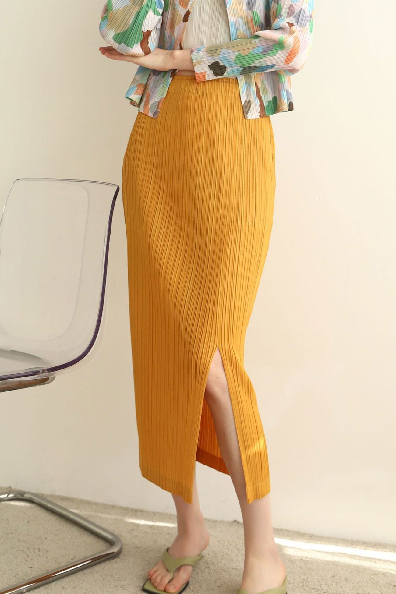 Pleated Solid Side Slit Skirt