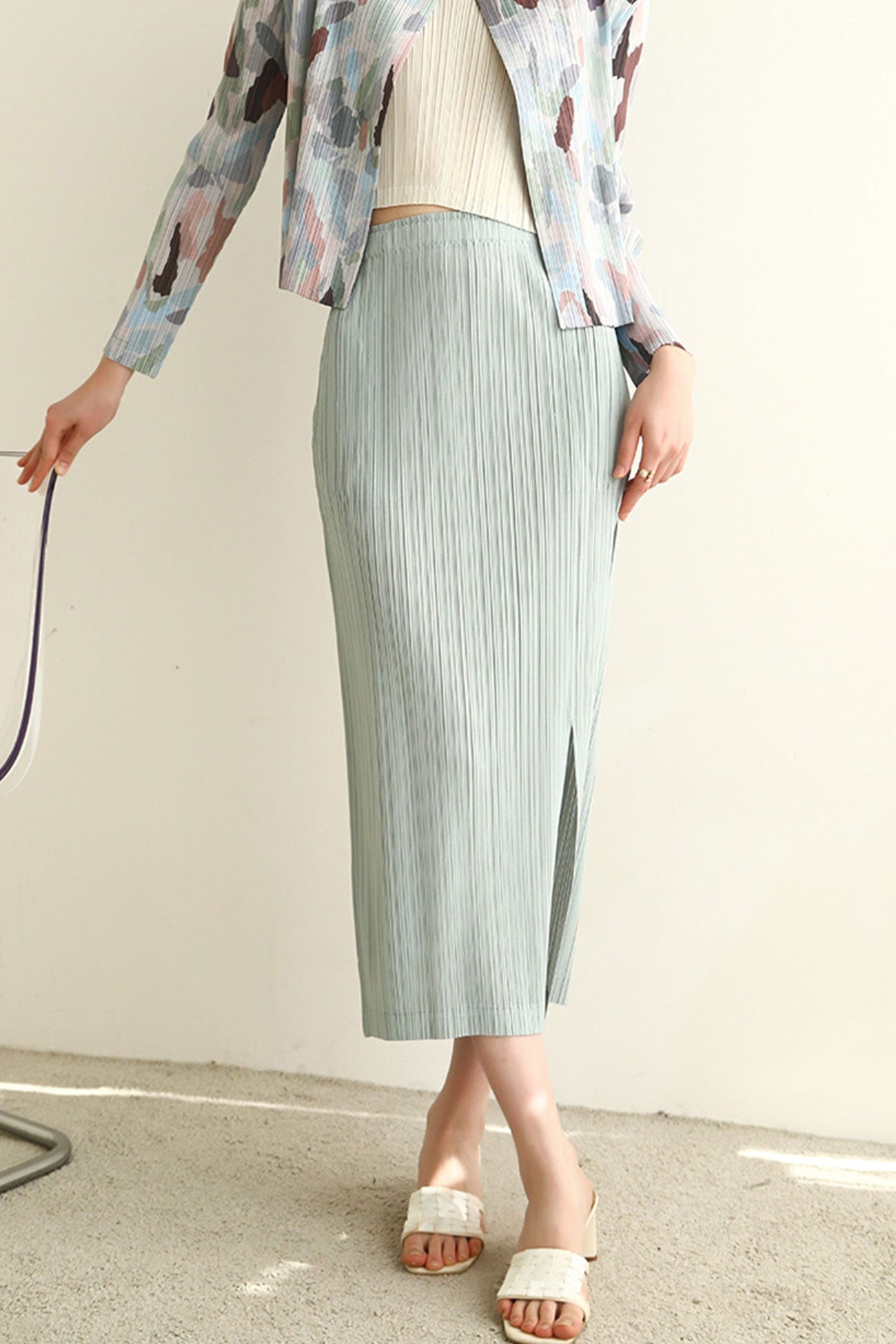 Pleated Solid Side Slit Skirt