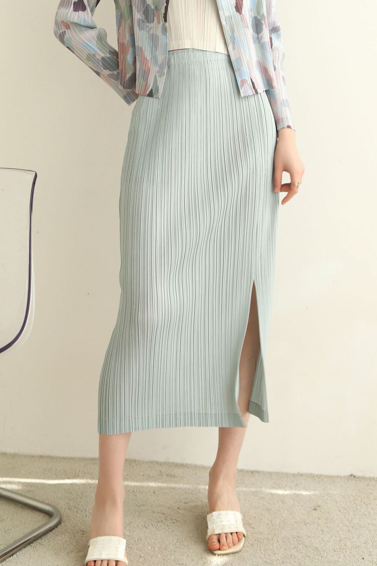 Pleated Solid Side Slit Skirt