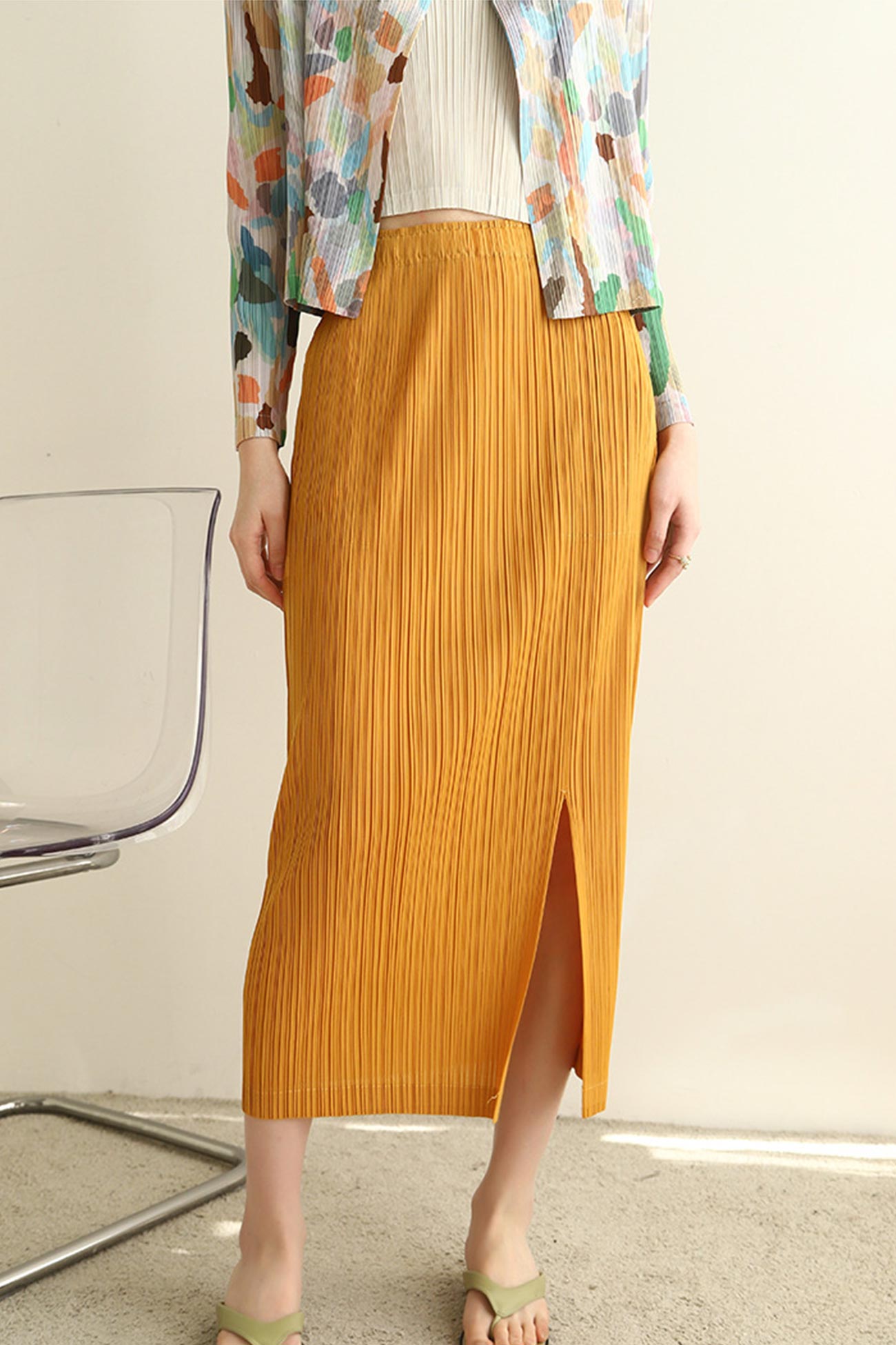 Pleated Solid Side Slit Skirt