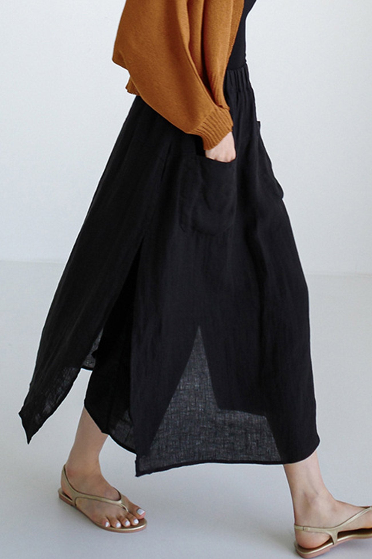 Solid Pocketed Midi Skirt