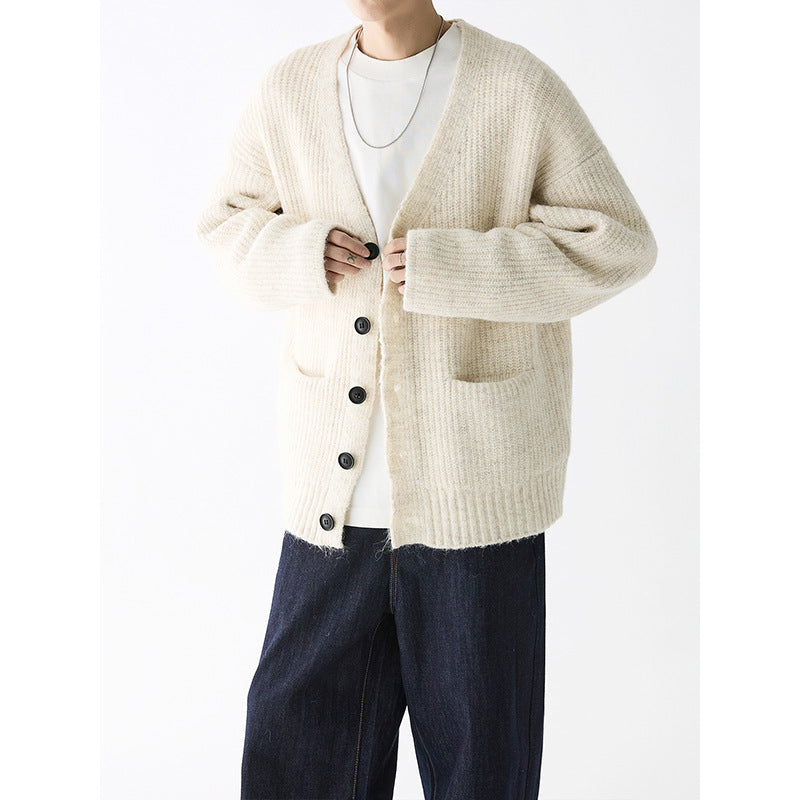 Men's chunky knit cardigan with practical pockets and stylish design Ivyshape