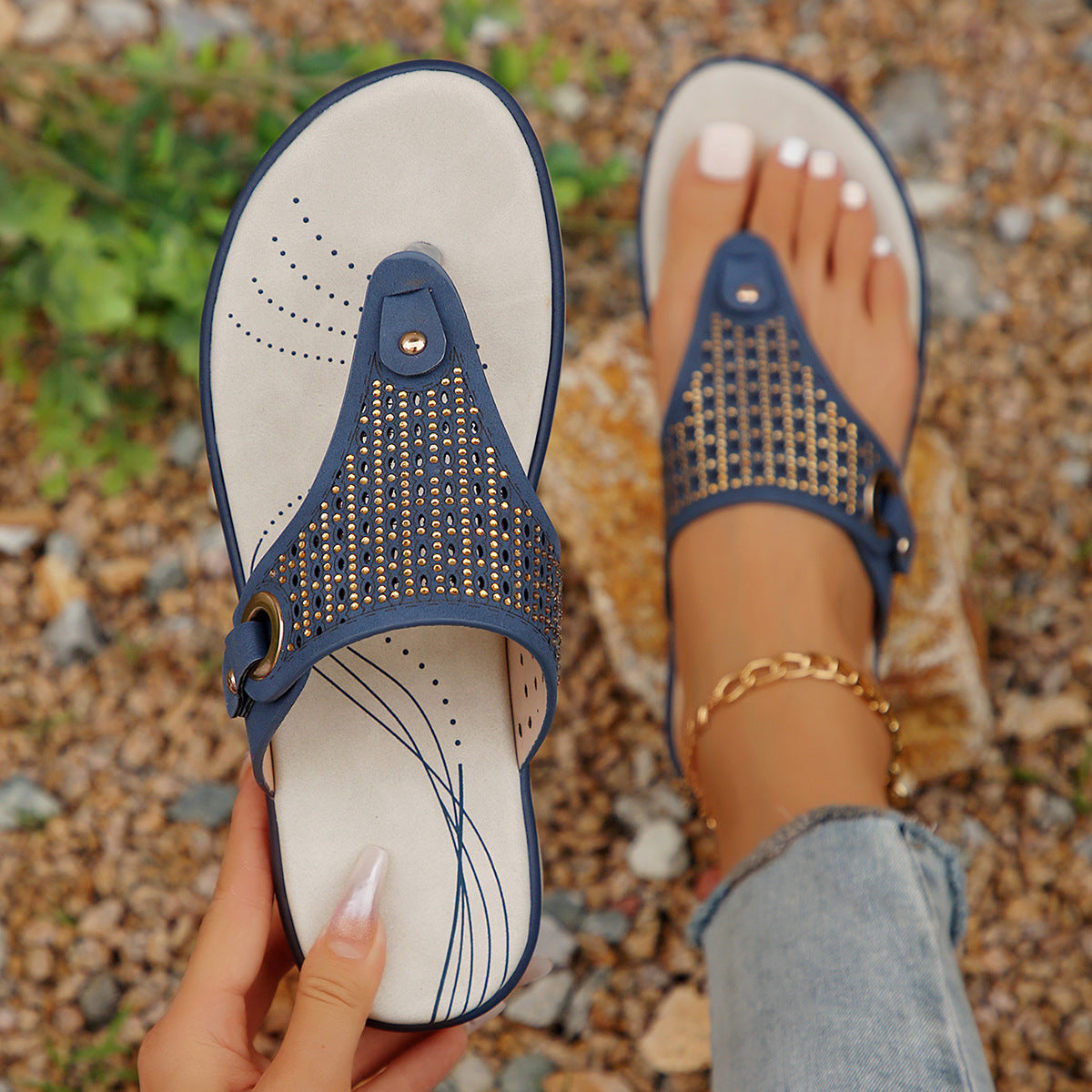 Women Elegant Thong Sandals with trendy glitter accents and ergonomic footbed Ivyshape