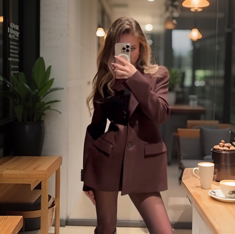 Women Fashionable Blazer with Chic Cut and Practical Pockets Ivyshape