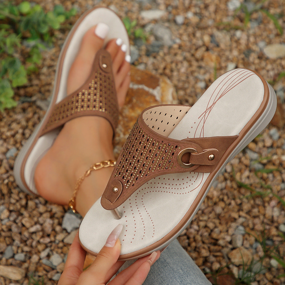 Women Elegant Thong Sandals with trendy glitter accents and ergonomic footbed Ivyshape