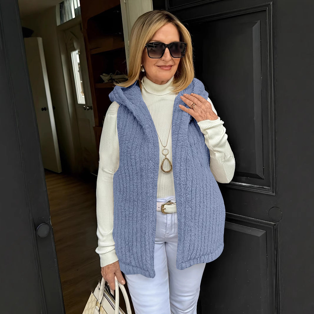 Women cuddly vest with hood Ivyshape