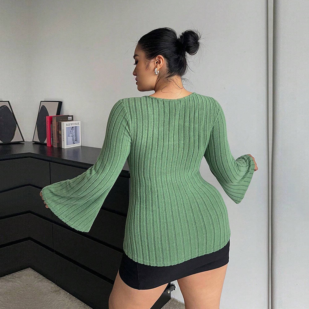 Women's fitted top with V-neck and elegant ruffle details Ivyshape