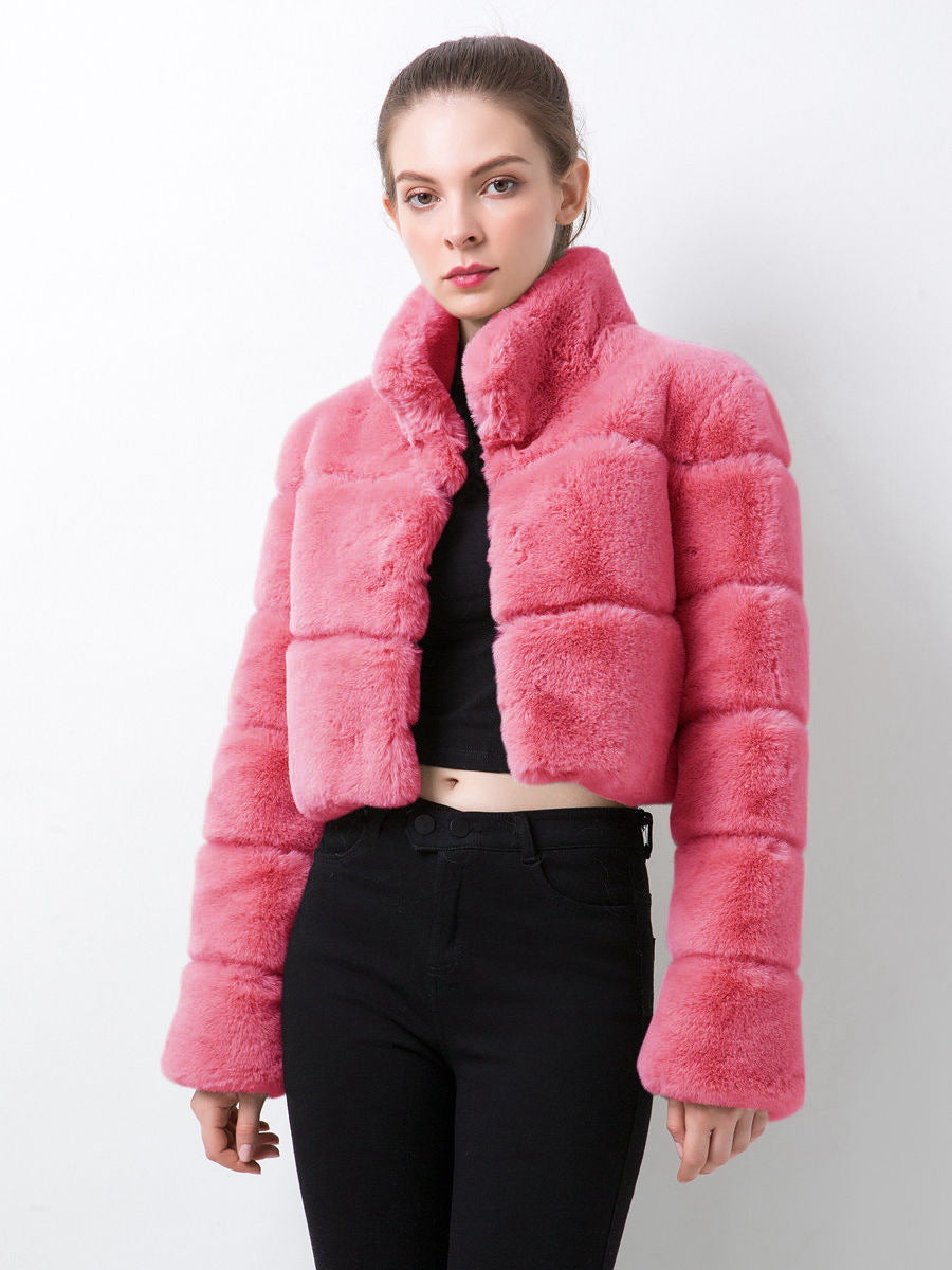 Women's fashionable short faux fur jacket Ivyshape