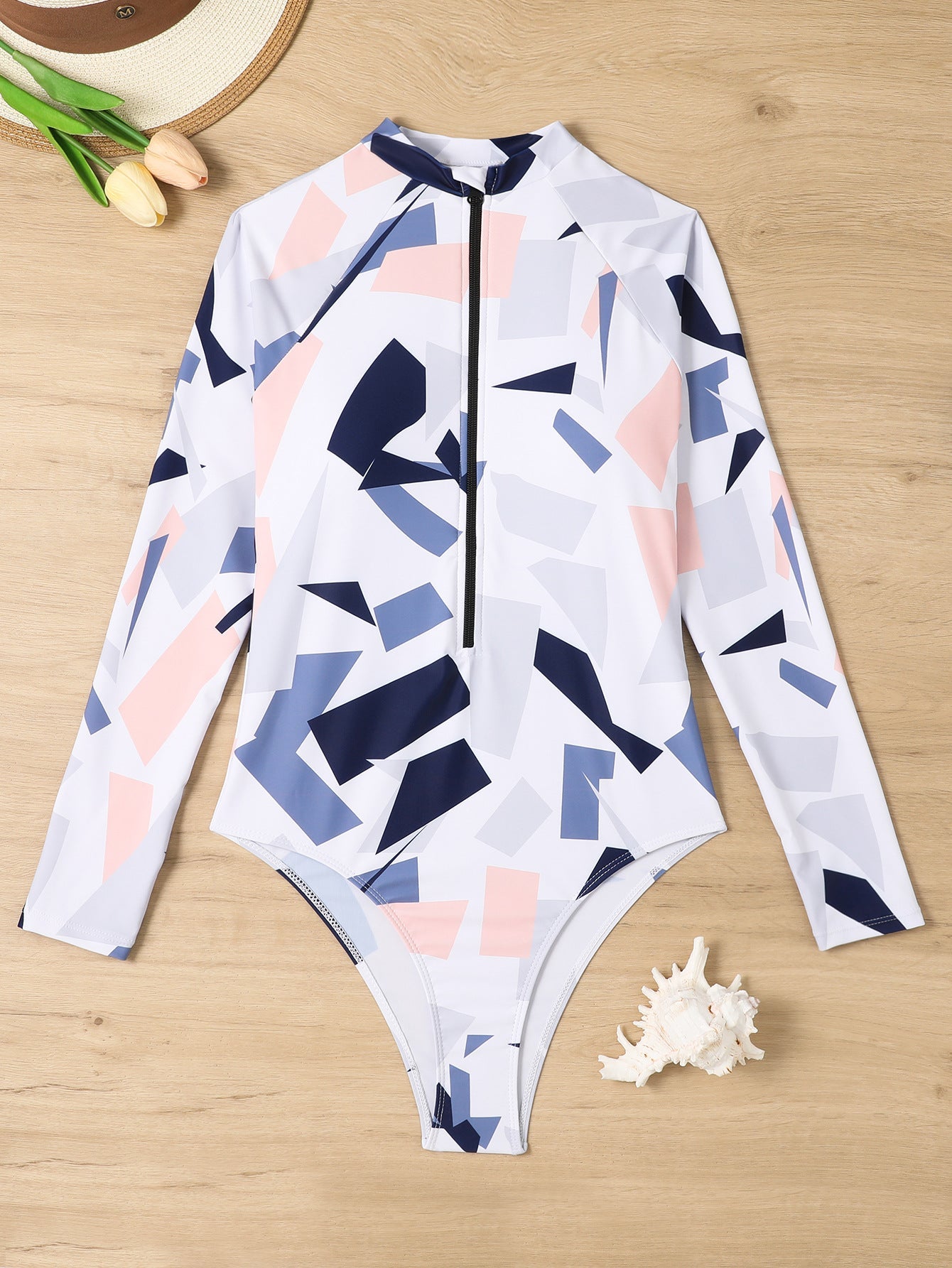 Women’s Rashguard Suit with Geometric Patterns Ivyshape