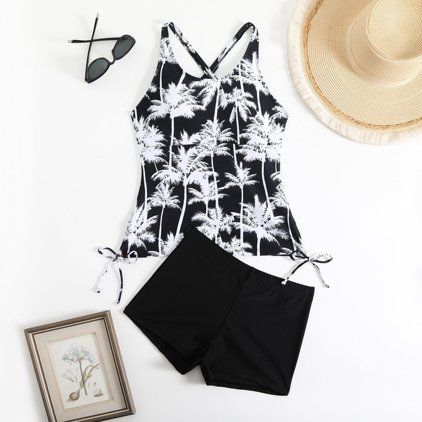 Women's tankini with versatile cut and sporty shorts Ivyshape